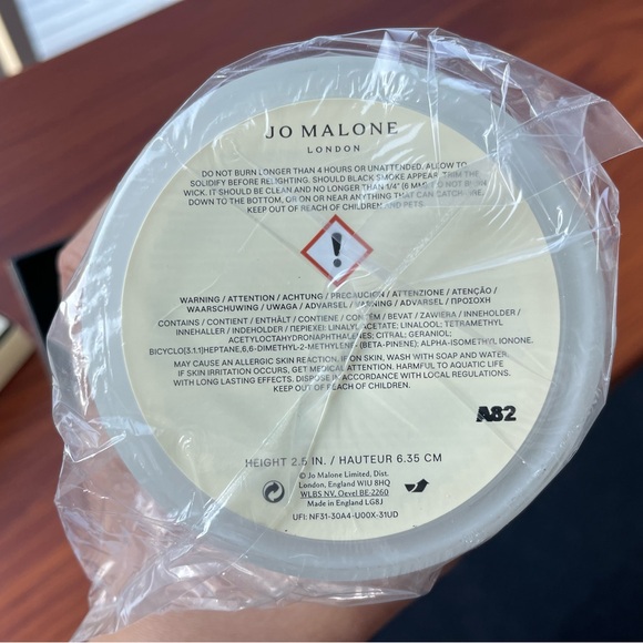 Jo Malone Candle - Violet Leaf & Bergamot Scented Candle 4h - Picture 2 of 3